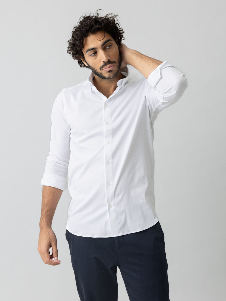 Modelshot / White / Detail